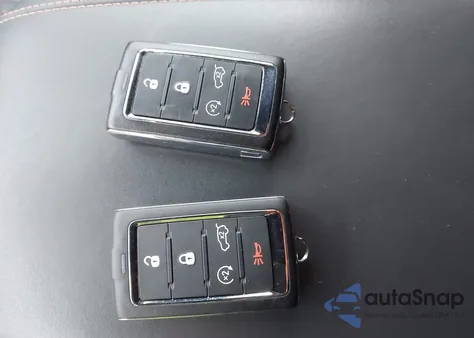 2022 Jeep Grand Cherokee Summit Reserve 4X4 z USA, uszkodzony, nr VIN 1C4RJHET8N8590477